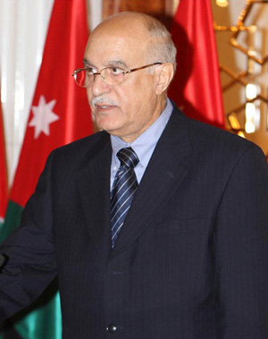 وزير الدولة لشؤون الاعلام يتحدث عن ذكرياته مع عمان عبر اذاعة هوا عمان غدا  