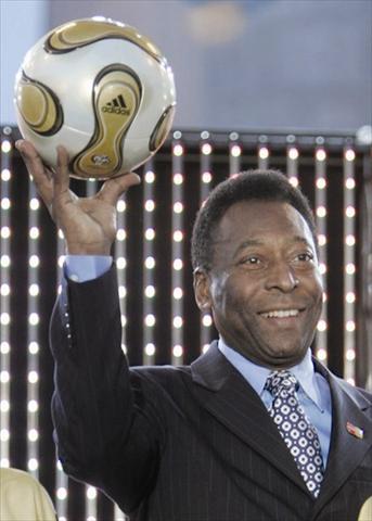 بيليه: البرازيل قد تواجه الإحراج لدى استضافتها المونديال 