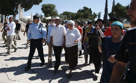 مستوطنون متطرفون يهاجمون مدرسة بورين الثانوية