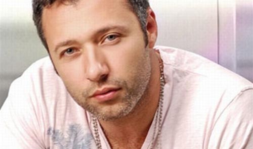 أحمد فهمي يشارك شيرين بمسلسل «طريقي» أحمد فهمي يشارك شيرين بمسلسل «طريقي»