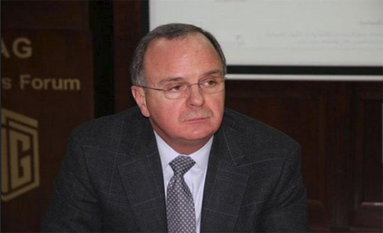 وزير العمل يلتقي مجموعة من المهندسين الشباب