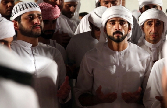 حمدان آل مكتوم  يرثي اخاه راشد - فيديو