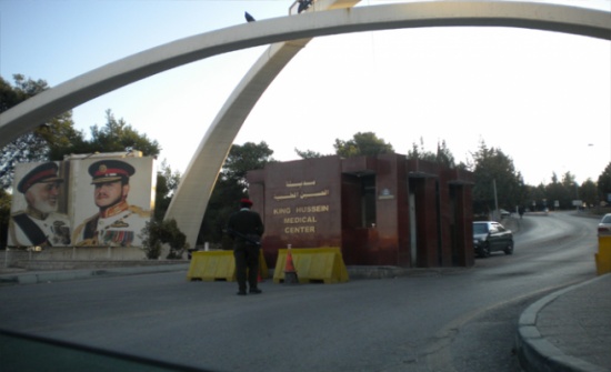 مصلح الطراونة وابراهيم القرعان يتفقدان جرحى اعتداء الكرك في المدينة الطبية