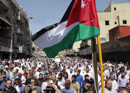 المعارضة توحد الحراك باسم " الحراك الشعبي الاردني " وتلوح باعتصام مفتوح