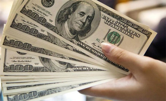 مقترضون يستهجنون رفع أسعار الفائدة بنسب مرتفعة وصلت 1.25% مقترضون يستهجنون رفع أسعار الفائدة بنسب مرتفعة وصلت 1.25%