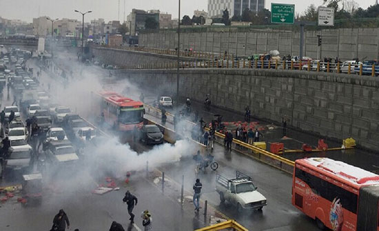 إيران: الانتهاء من التحقيقات مع معتقلي أحداث الشغب خلال 48 ساعة إيران: الانتهاء من التحقيقات مع معتقلي أحداث الشغب خلال 48 ساعة