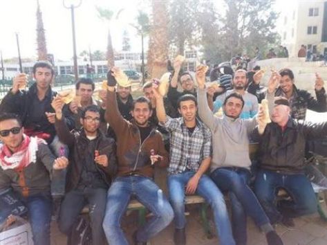 " سندويشة إمي أزكى  "  حملة طلابية في " البوليتكنيك "