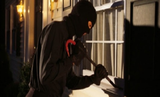 اربد : لص سرق 3 الاف دينار فأضاعها مجددا وأمانة معلم تعيدها لصاحبها