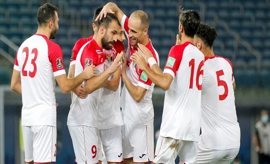 تباين في آراء الشارع الرياضي حول اداء منتخب النشامى ببطولة كأس العرب تباين في آراء الشارع الرياضي حول اداء منتخب النشامى ببطولة كأس العرب