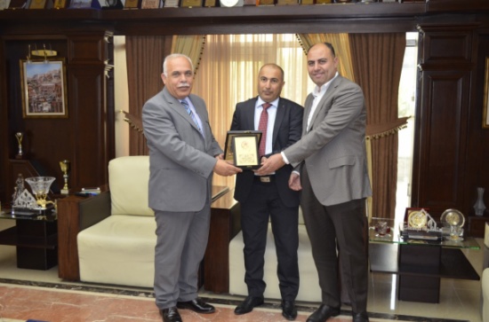 الملحق الثقافي العماني يزور جامعة عمان الاهلية الملحق الثقافي العماني يزور جامعة عمان الاهلية