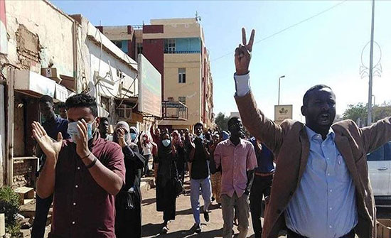 بالفيديو : السودان.. تجدد المظاهرات المطالبة بتنحي البشير بالفيديو : السودان.. تجدد المظاهرات المطالبة بتنحي البشير