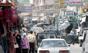 اغلاق شوارع في الزرقاء لتنظيم حركة التسوق