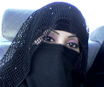 اقترضت لزوجها من أجل مشروع تجاري فتزوج عليها اقترضت لزوجها من أجل مشروع تجاري فتزوج عليها