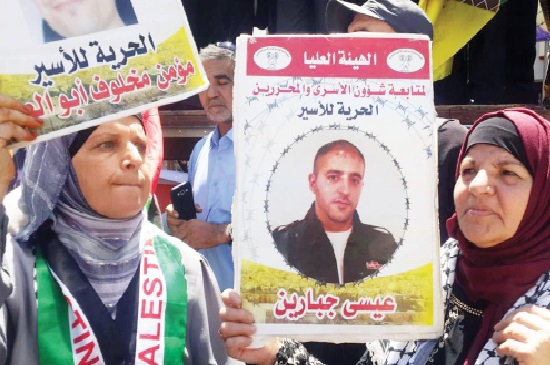 خفايا تعليق إضراب الأسرى الفلسطينيين والالتفاف على قيادته