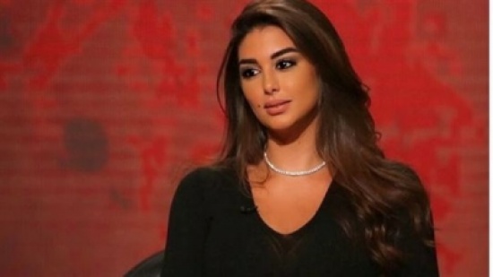 ياسمين صبري ترفض محمد هنيدي: "قصير قزعة" ياسمين صبري ترفض محمد هنيدي: "قصير قزعة"
