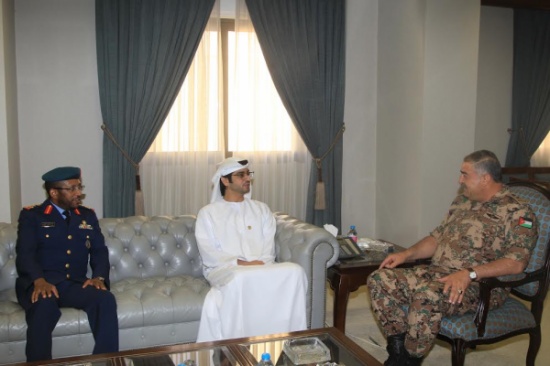 رئيس هيئة الأركان المشتركة يستقبل وفداً عسكرياً إماراتياً