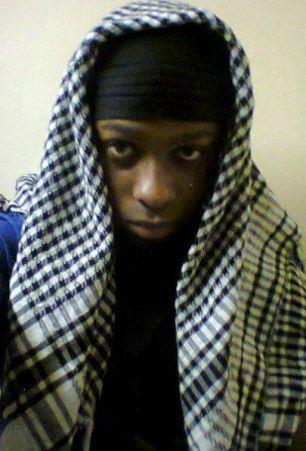 سجين بريطاني يطلب رصيداً لجواله على "فيس بوك"