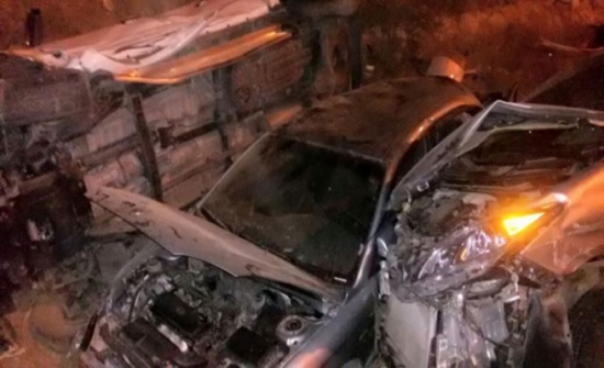 جرش: 24 إصابة إثر اصطدام شاحنة بـ 10 مركبات ( تحديث + صور ) جرش: 24 إصابة إثر اصطدام شاحنة بـ 10 مركبات ( تحديث + صور )