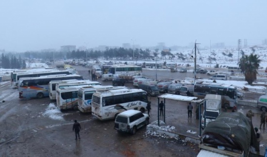 البرد يقتل طفلين بريف حلب ويفاقم أوضاع المهجرين