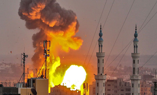 فيديو : 3 شهداء وجرحى في قصف مدفعي على حدود غزة