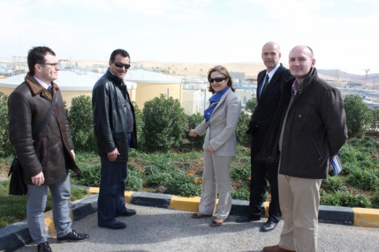 السفيرة الفرنسية تزور محطة الخربة السمرا