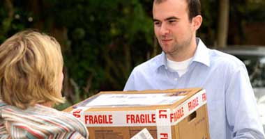 أمريكية تتسلم تهنئة والدتها بعيد ميلادها بعد أربعة عقود !!