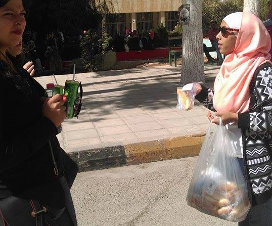 الاردنية : تحويل طلبة وزعوا ساندويشات زيت وزعتر الى التحقيق الاردنية : تحويل طلبة وزعوا ساندويشات زيت وزعتر الى التحقيق