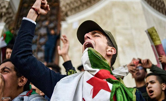 الجيش الجزائري يدعو إلى تهيئة الظروف لإجراء الرئاسيات بأقرب وقت الجيش الجزائري يدعو إلى تهيئة الظروف لإجراء الرئاسيات بأقرب وقت