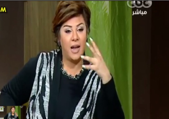 بالفيديو:مذيعة مصرية تنفعل على ضيفة البرنامج: «هجيبك من شعرك وهضربك بالفيديو:مذيعة مصرية تنفعل على ضيفة البرنامج: «هجيبك من شعرك وهضربك