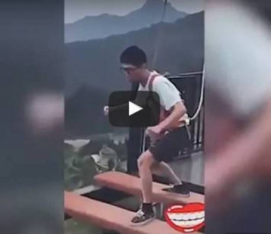 بالفيديو: رجل وامرأة في تحد خطير.. والنتيجة صادمة بالفيديو: رجل وامرأة في تحد خطير.. والنتيجة صادمة
