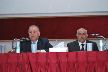 رئيس جامعة جرش يلتقي الإداريين في الجامعة رئيس جامعة جرش يلتقي الإداريين في الجامعة