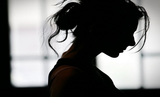هكذا ثأرت فتاة عشرينية مصرية من مسن اغتصبها تحت تهديد السلاح هكذا ثأرت فتاة عشرينية مصرية من مسن اغتصبها تحت تهديد السلاح