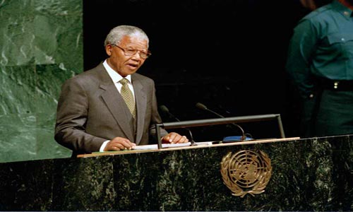 الجمعية العامة للأمم المتحدة بنيويورك تكرم مانديلا