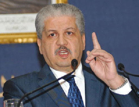 رئيس الحكومة الجزائرية: لن نتدخل عسكريا في ليبيا ونرفض التدخل الأجنبي عبر حدودنا