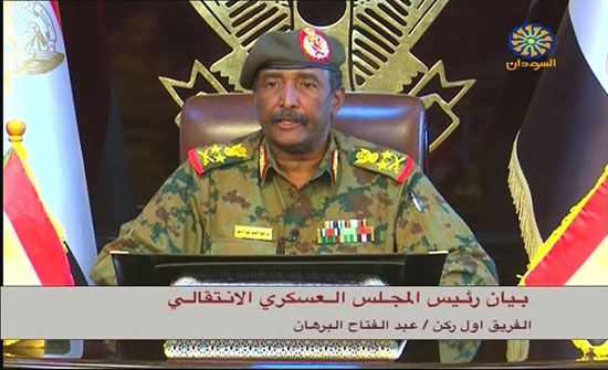 بالفيديو : رئيس المجلس العسكري بالسودان يعلن قرارات هامة