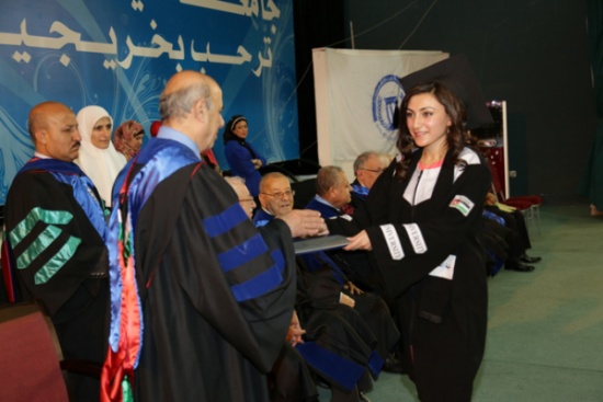 تخريج كوكبة من طلاب فيلادلفيا تخريج كوكبة من طلاب فيلادلفيا