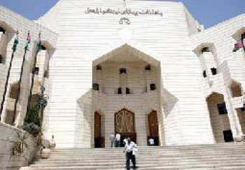 قضاة المملكة يضعون مطالبهم في مذكرة لرئيس المجلس القضائي الأحد قضاة المملكة يضعون مطالبهم في مذكرة لرئيس المجلس القضائي الأحد