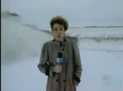 مشهد مضحك لمذيعه 