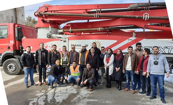 طلبة الهندسة في "عمان العربية" يطلعون على استخدام التكنولوجيا في انتاج مواد البناء