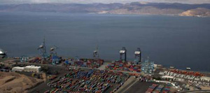 اعتصام عمال الميناء يدخل يومه العاشر 