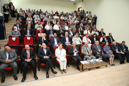 الإعلان عن جائزة "سامية منكو للباحثة المتميزة في البحث العلمي" في "الأردنية" الإعلان عن جائزة "سامية منكو للباحثة المتميزة في البحث العلمي" في "الأردنية"