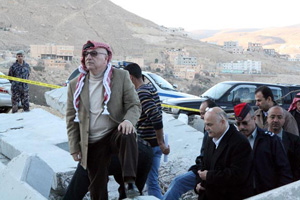 وزير الاشغال يتفقد موقع الفندق المنهار في وادي موسى 