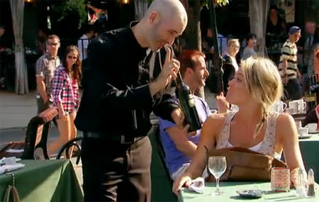 السارقة الغريبة