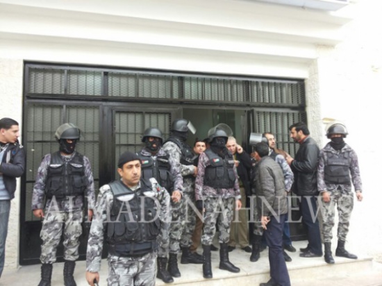 المفرق والكرك ومعان : احتجاج على نتائج " التوجيهي " والدرك يتدخل المفرق والكرك ومعان : احتجاج على نتائج " التوجيهي " والدرك يتدخل