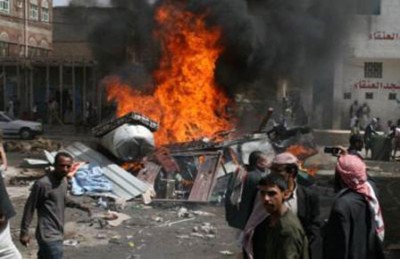مقتل 3 حوثيين بانفجار عبوة ناسفة وسط اليمن مقتل 3 حوثيين بانفجار عبوة ناسفة وسط اليمن