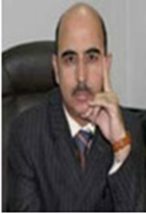 سكرتيرة بعشرة أئمة يا سيد البلاد..!