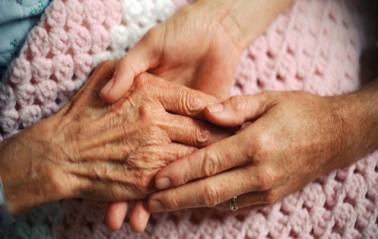 حكم قضائي بريطاني بالسماح لامرأة مريضة بالموت