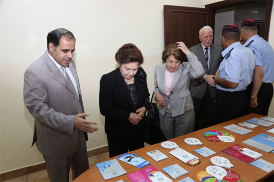 لجنة شؤون المرأة في مجلس الأعيان تزور إدارة حماية الأسرة