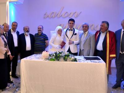 عقد قران بثلاث لغات في “سيرت” التركية