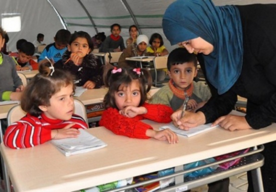 معلمو مخيم الزعتري يوقفون اضرابهم معلمو مخيم الزعتري يوقفون اضرابهم